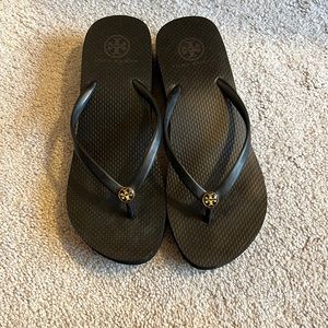 Tory Burch platform black flip flop size 8.5 - worn 3 times
